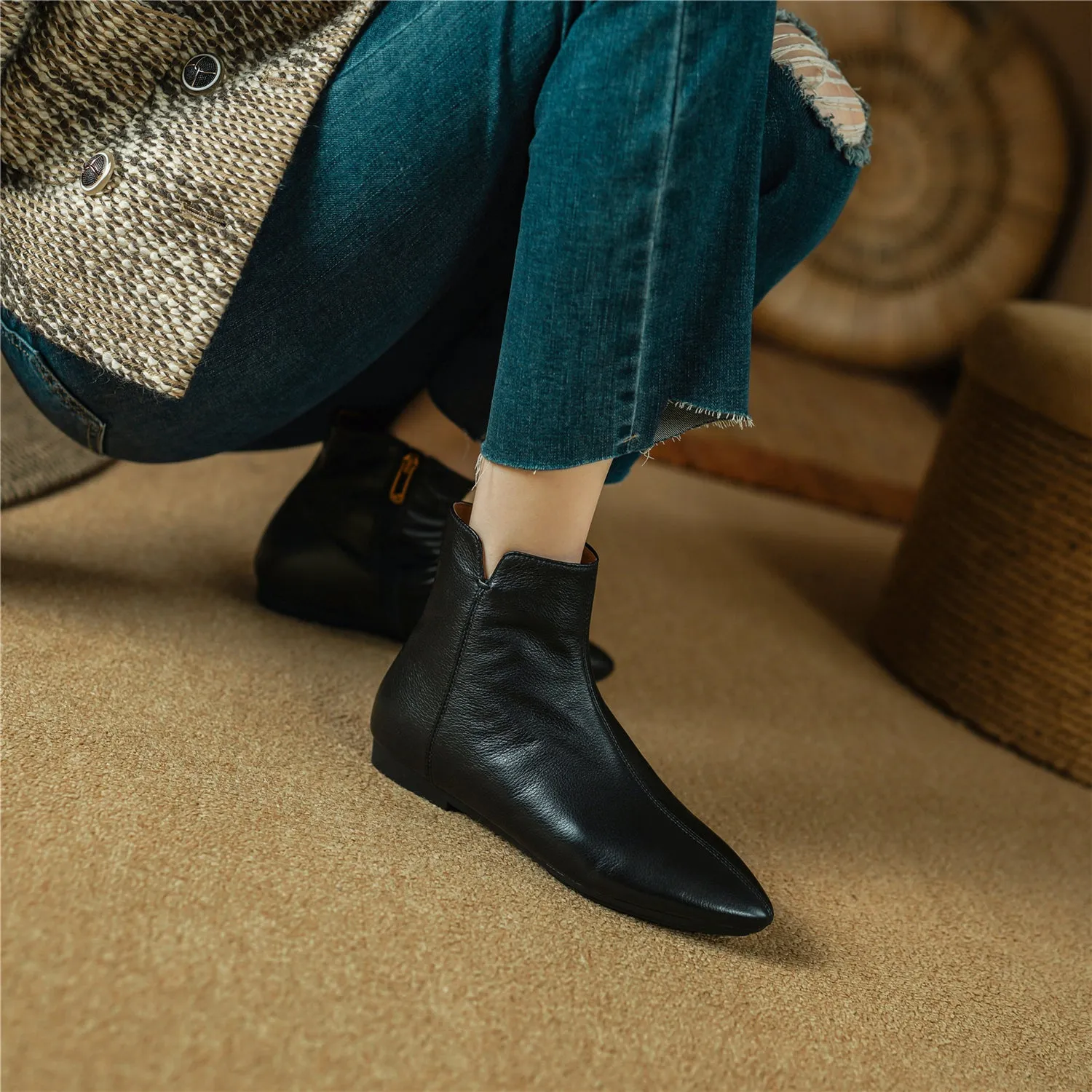 TinaCus Women's Genuuine Leather Pointed Toe Handmade Zip Up Flat Ankle Boots